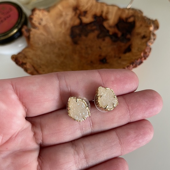Kendra Scott Tessa Gold Stud Earrings in Iridescent Drusy (sold on site for $85) - Picture 5 of 7